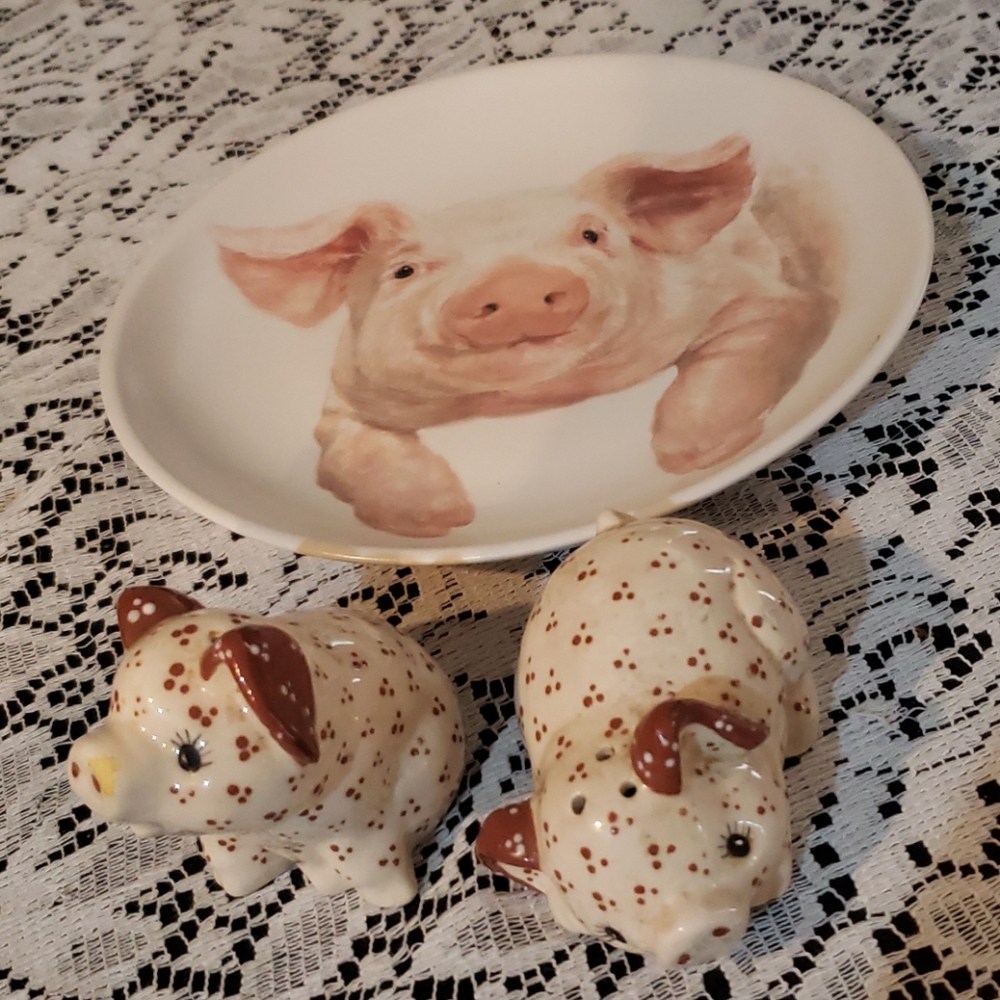 222 Fifth Pig Plate and Salt and Pepper Shakers.